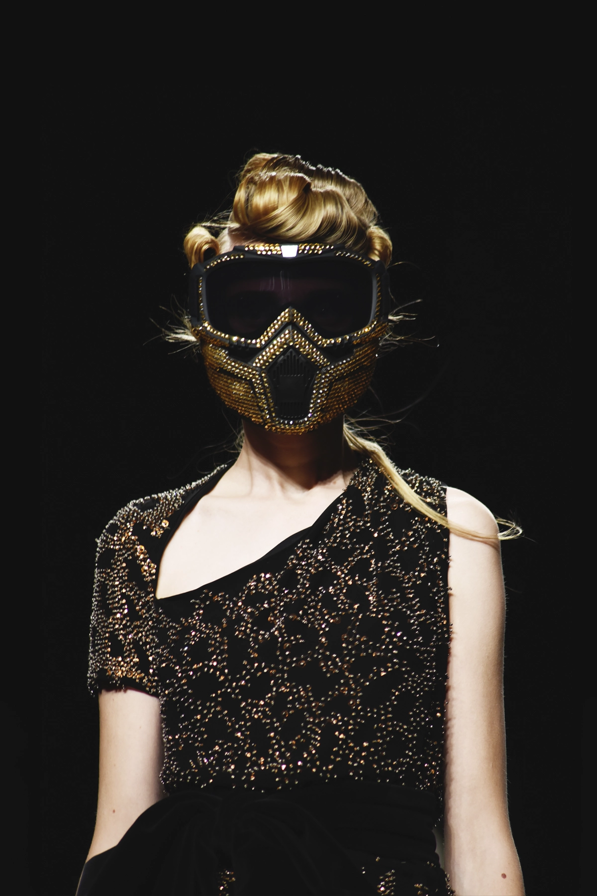 Momento del desfile “Kaspar Hauser”, colección otoño invierno 2019-20 de la diseñadora de moda Ana Locking en la Mercedes Benz Fashion Week de Madrid