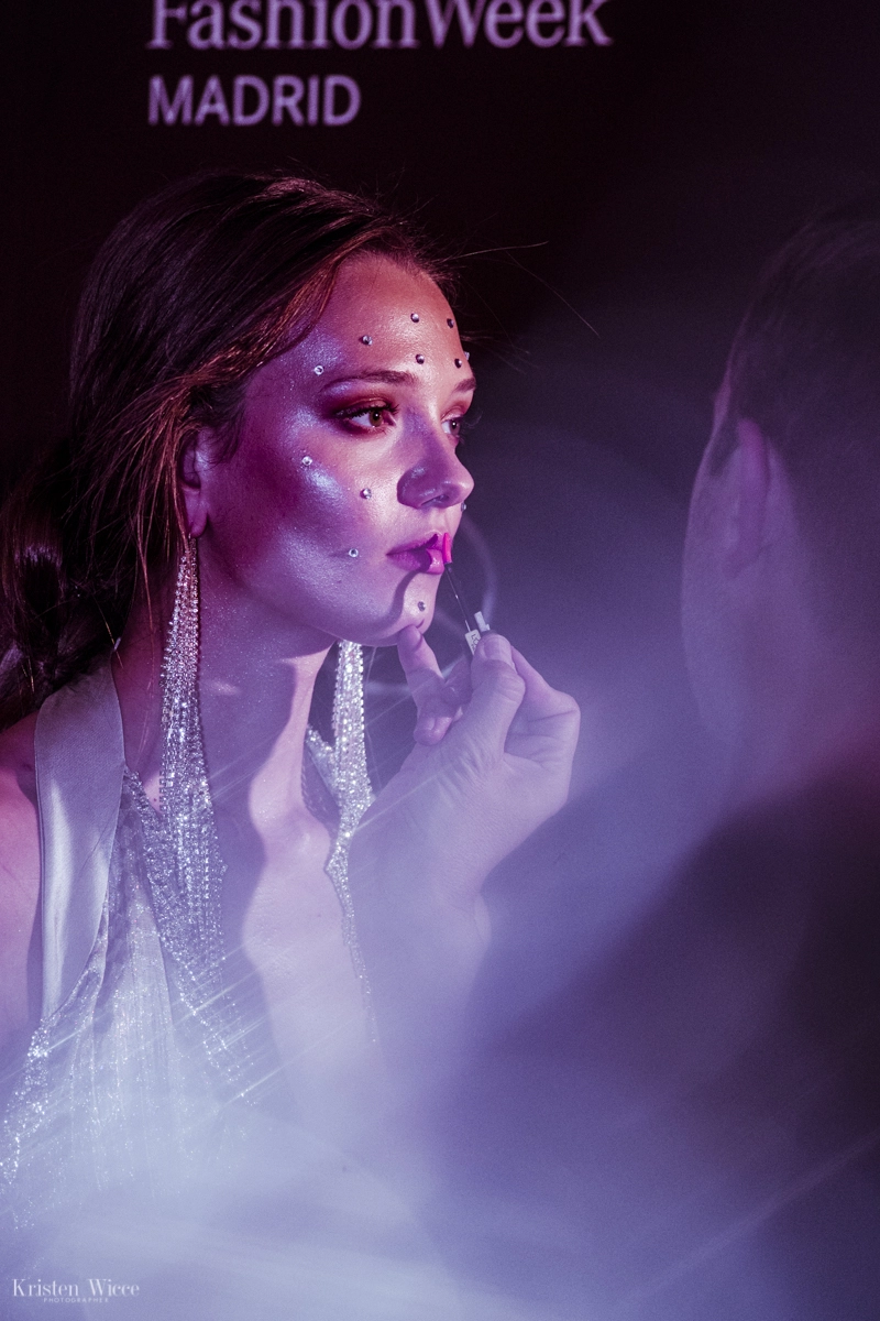 Momento en el backstage del desfile 