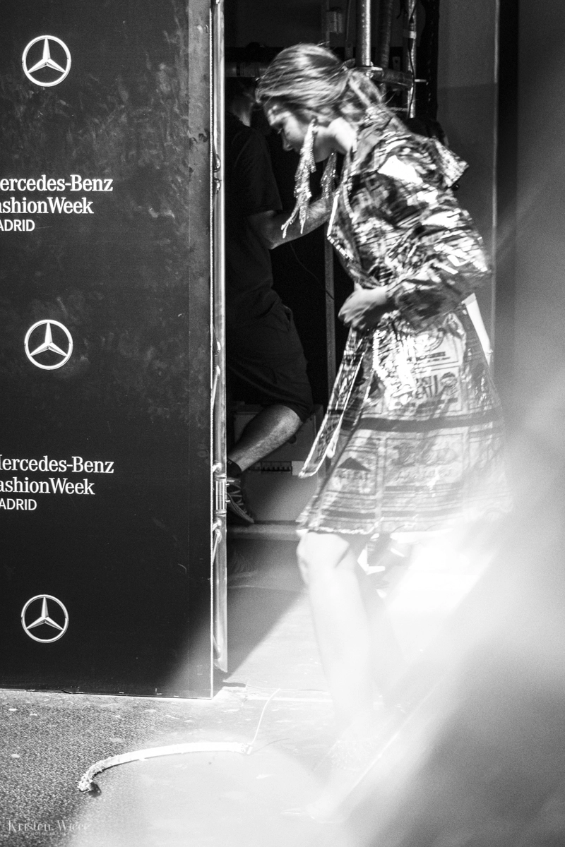 Momento en el backstage del desfile 