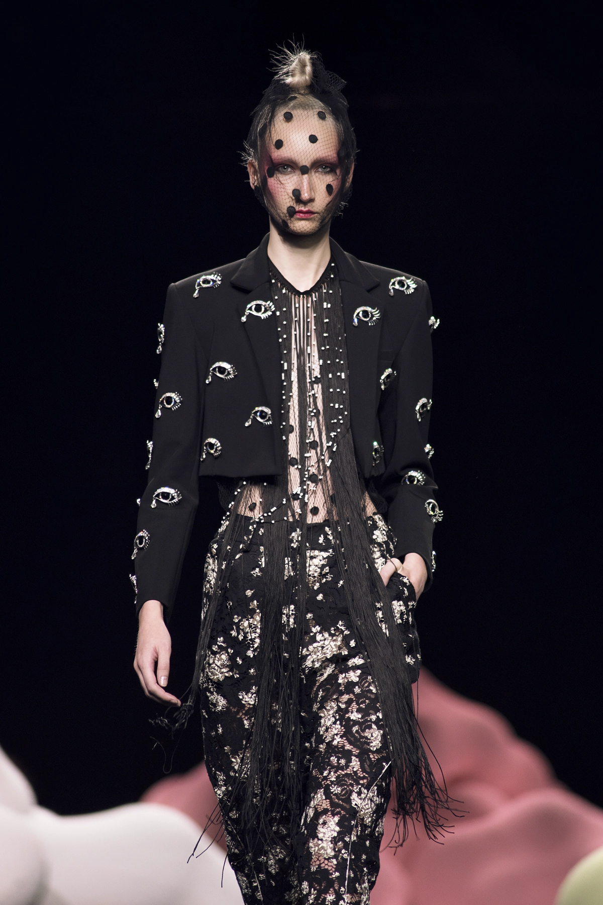 Momento del desfile “A short story of weird girls”, colección primavera verano 2020 de la diseñadora de moda Ana Locking en la Mercedes Benz Fashion Week de Madrid