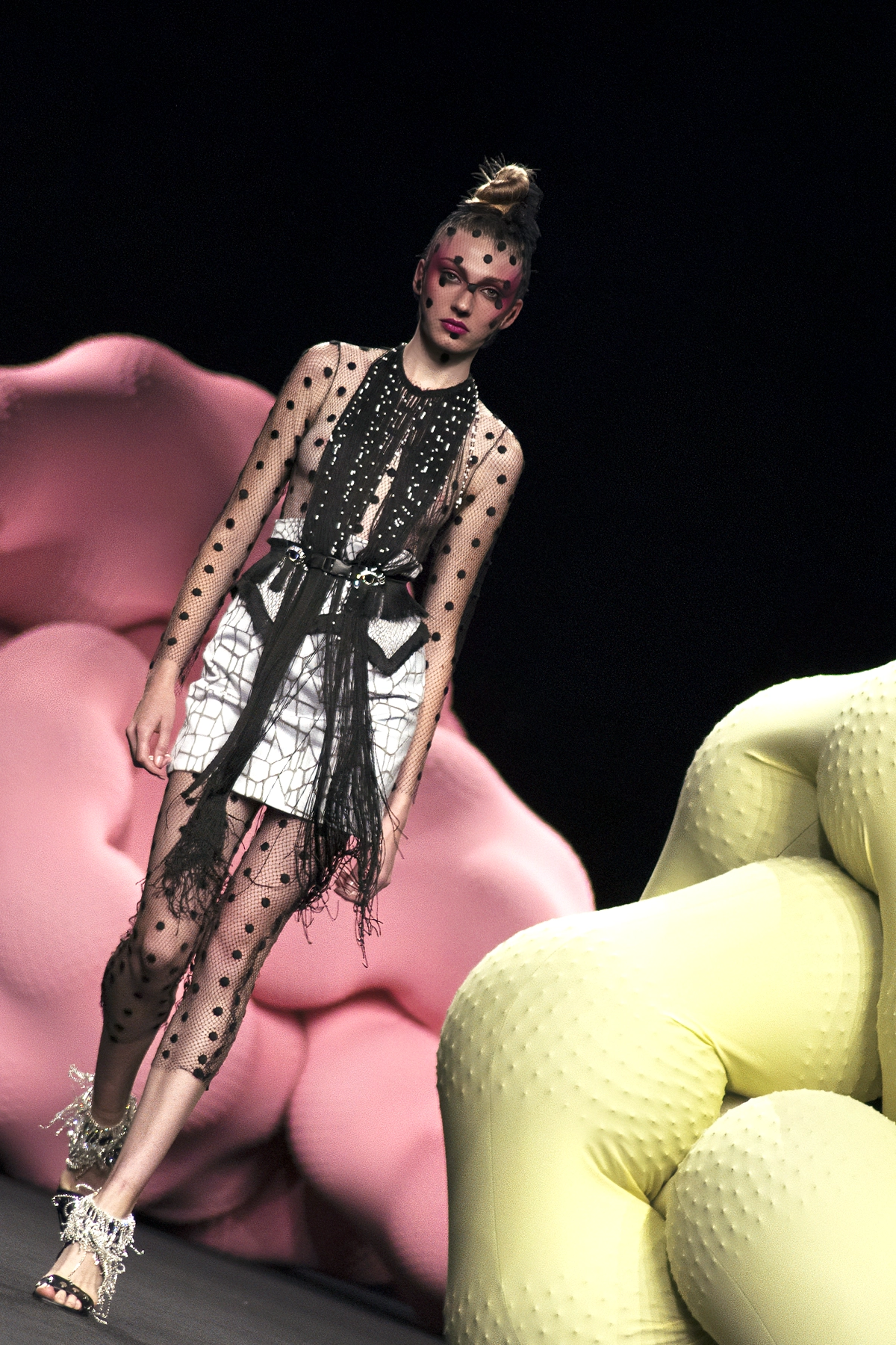 Momento del desfile “A short story of weird girls”, colección primavera verano 2020 de la diseñadora de moda Ana Locking en la Mercedes Benz Fashion Week de Madrid