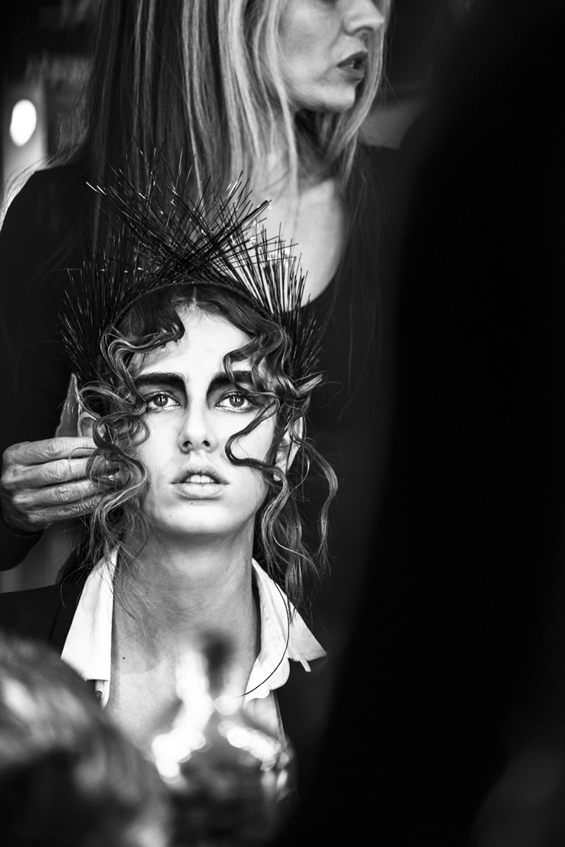 Momento en el backstage del desfile 