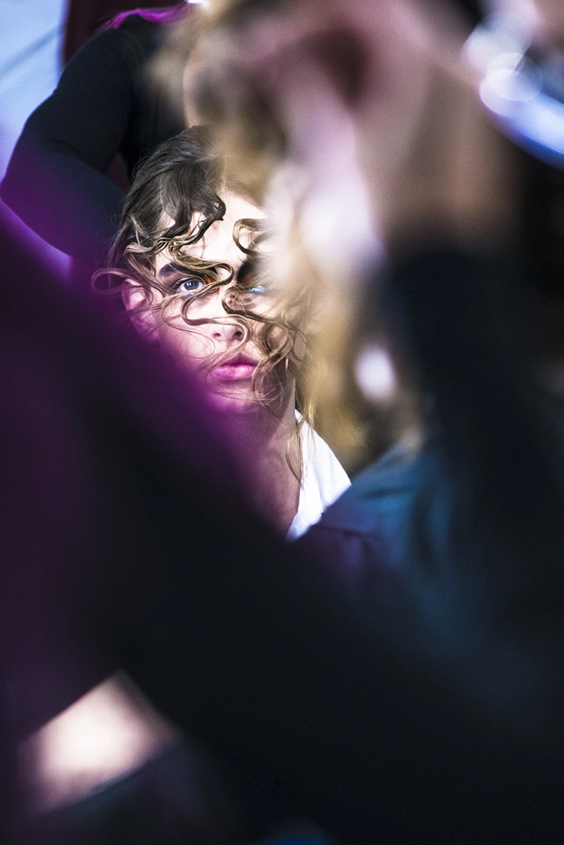 Momento en el backstage del desfile 