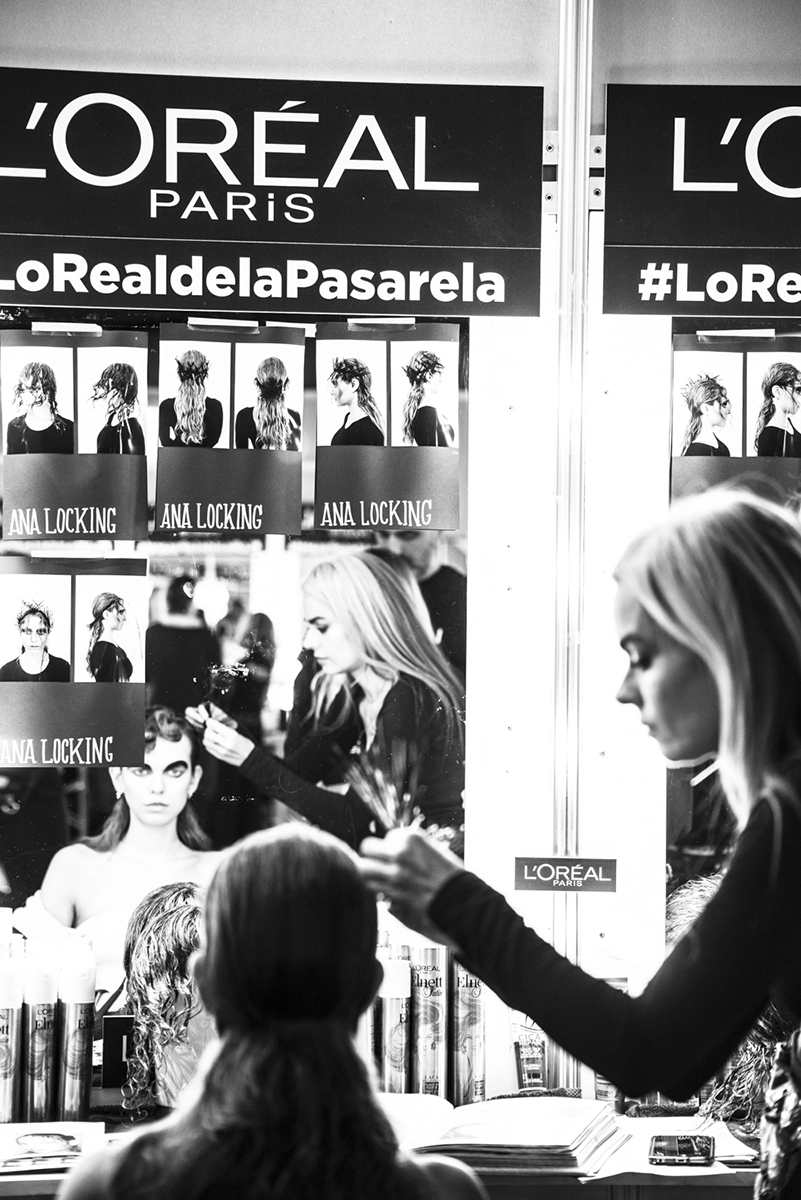 Momento en el backstage del desfile 