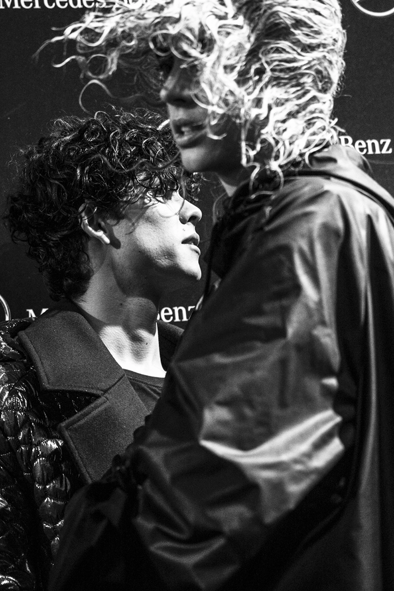 Momento en el backstage del desfile 