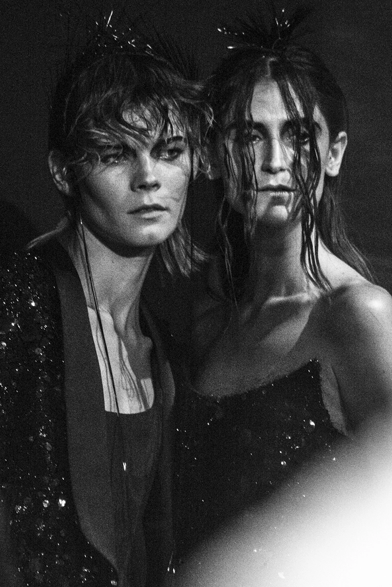 Momento en el backstage del desfile 