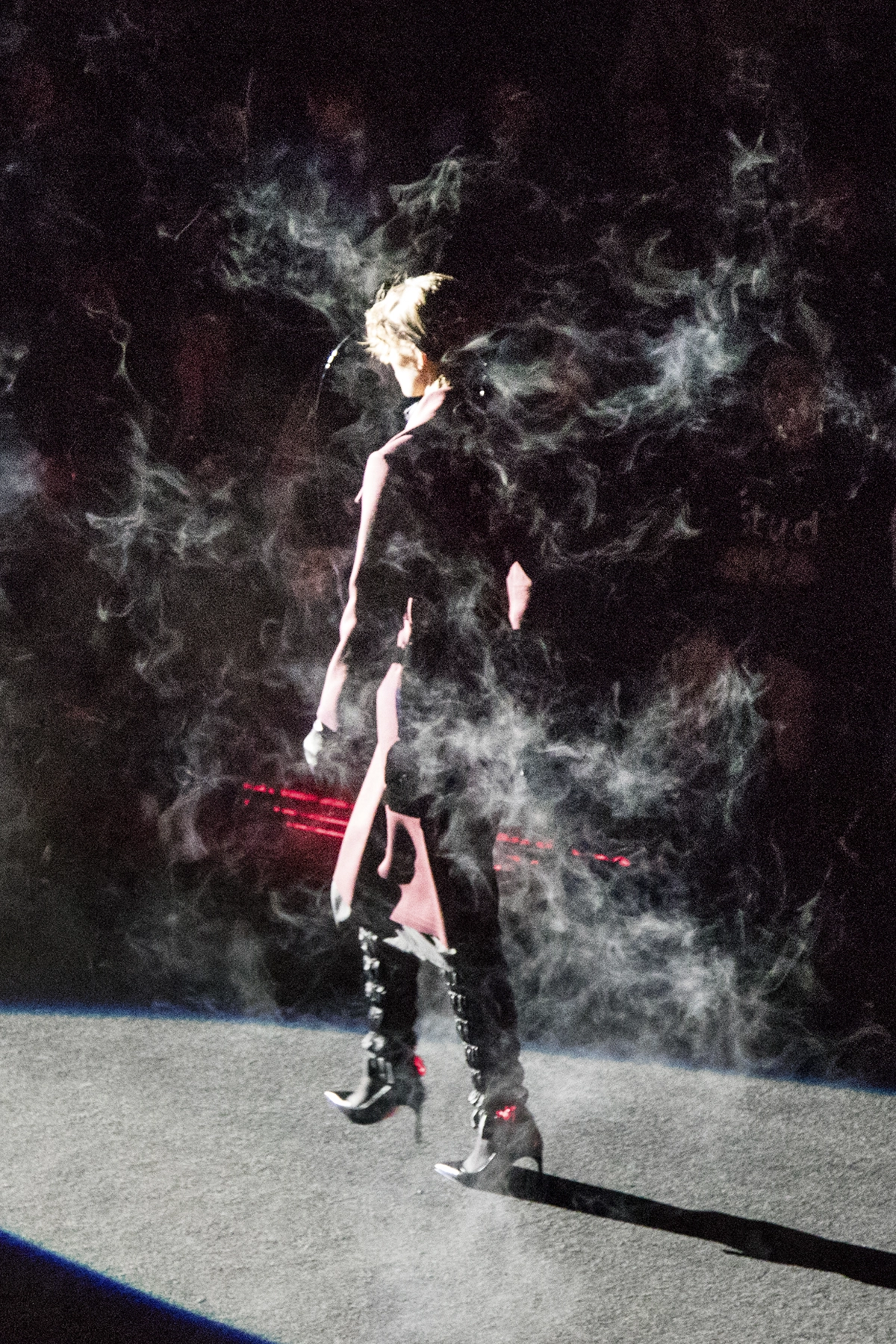 Momento del desfile “Fear”, colección otoño invierno 2018-19 de la diseñadora de moda Ana Locking en la Mercedes Benz Fashion Week de Madrid.