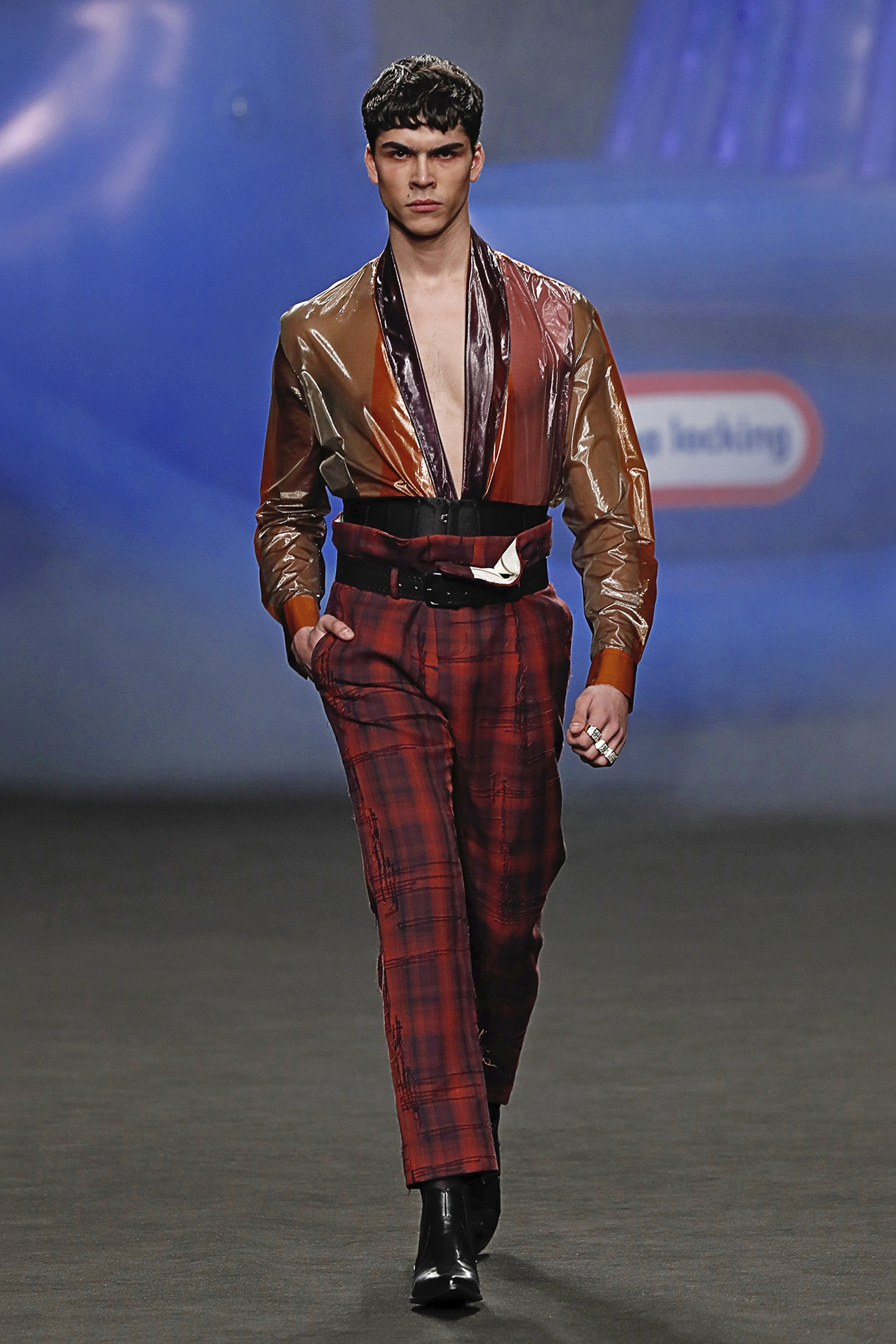 Look 25 de la colección 