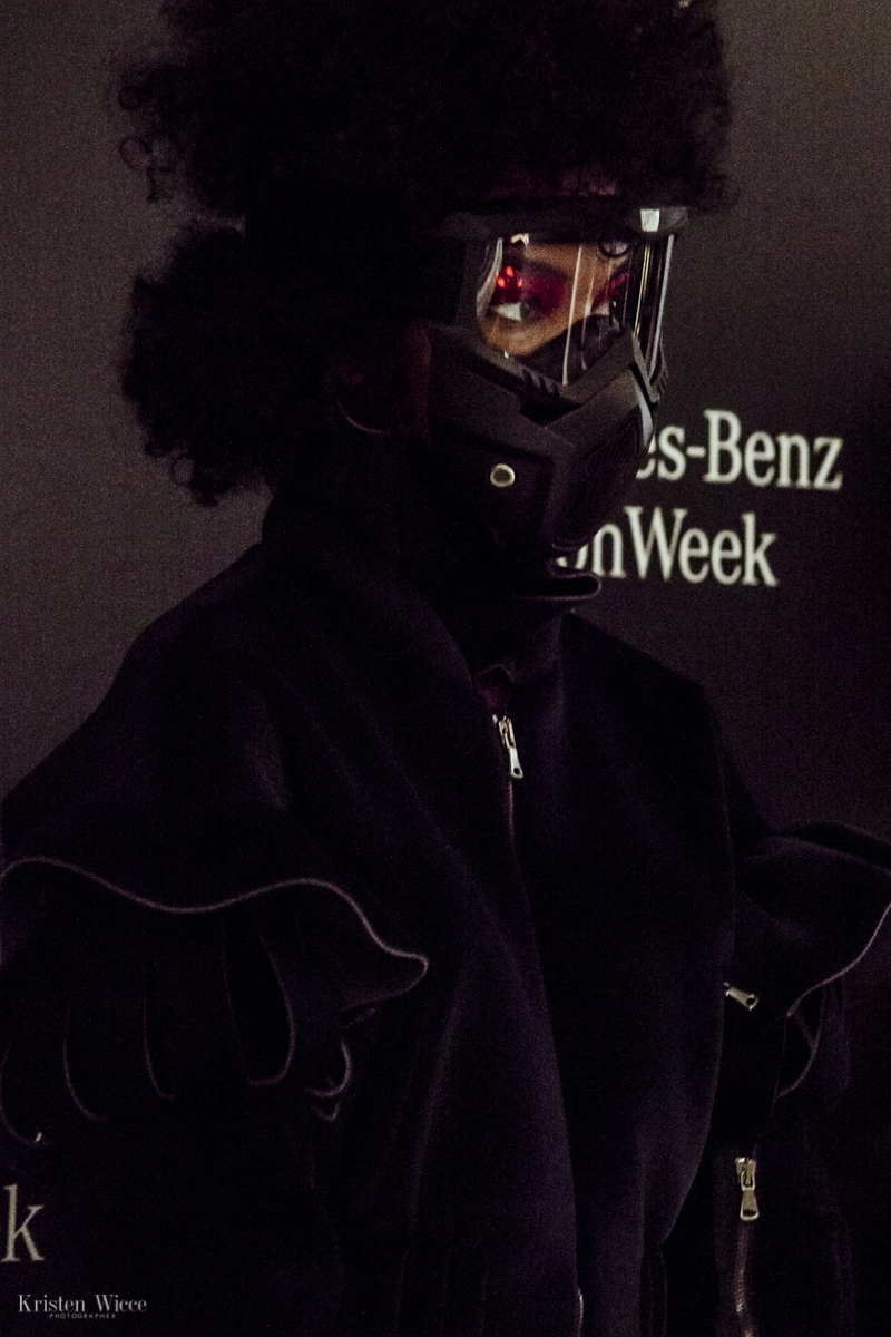 Momento en el backstage del desfile 