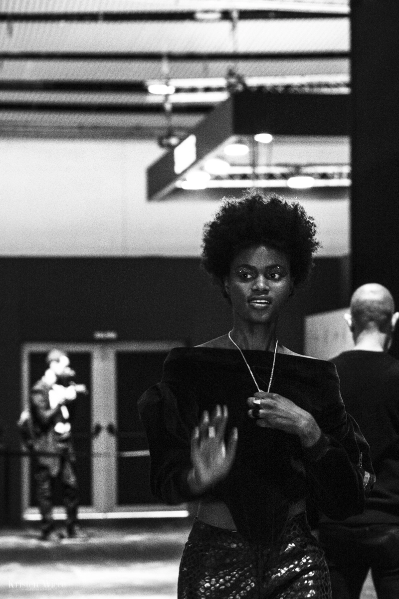 Momento en el backstage del desfile 