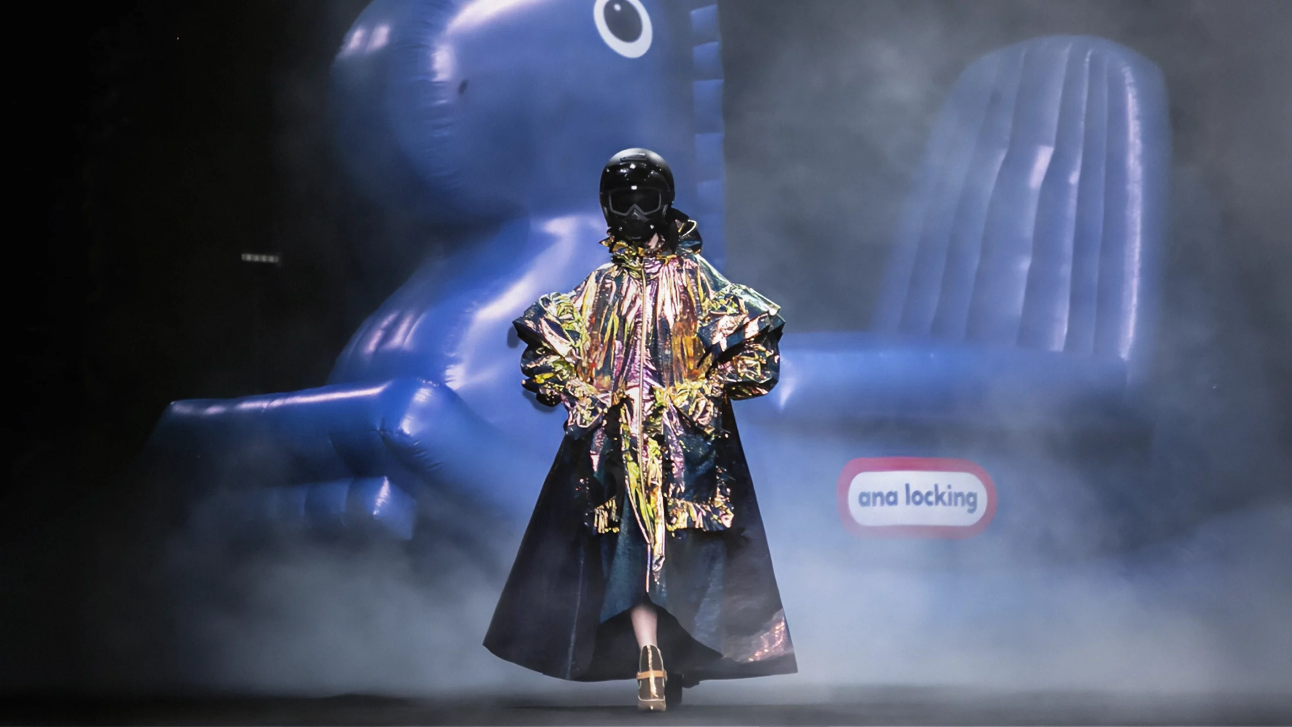 Momento del desfile “Kaspar Hauser”, colección otoño invierno 2019-20 de la diseñadora de moda Ana Locking en la Mercedes Benz Fashion Week de Madrid