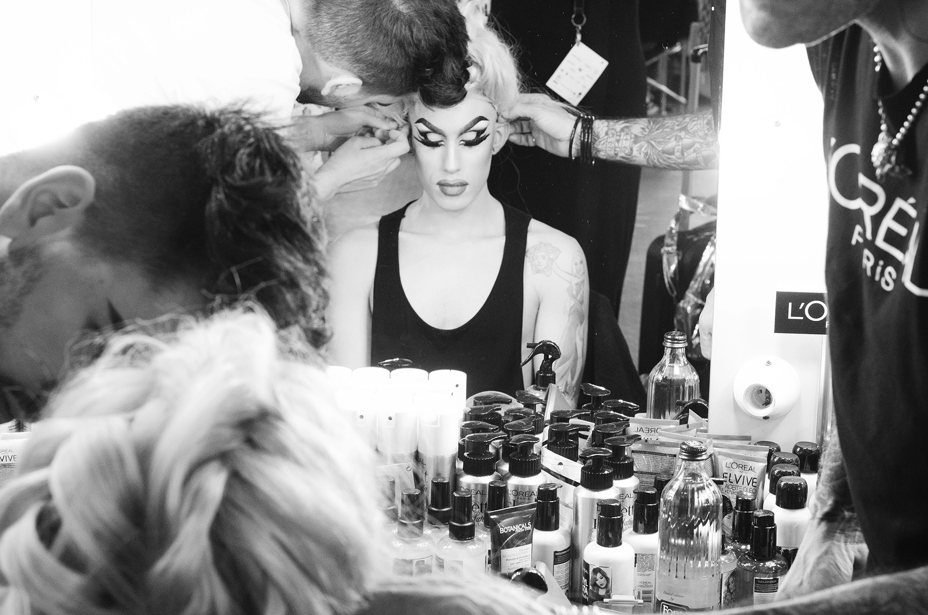 Momentos previos en el backstage del desfile 