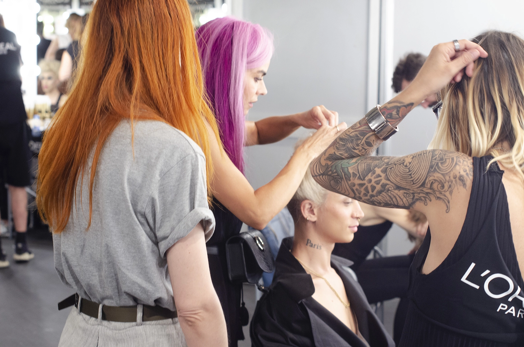 Momentos previos en el backstage del desfile 