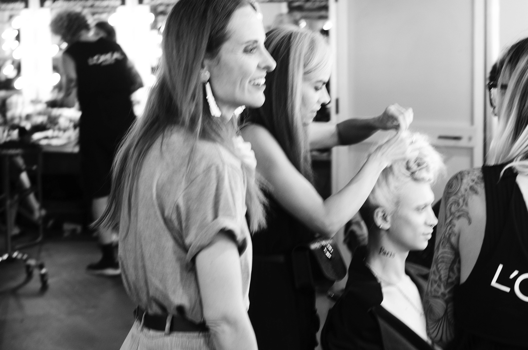 Momentos previos en el backstage del desfile 