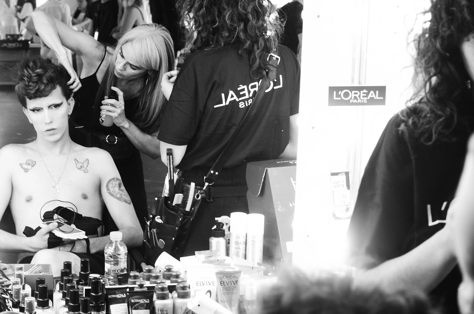 Momentos previos en el backstage del desfile 