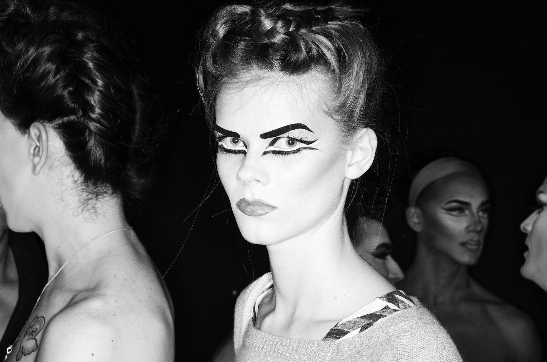 Momentos previos en el backstage del desfile 