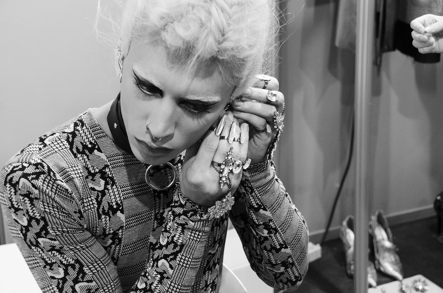 Momentos previos en el backstage del desfile 