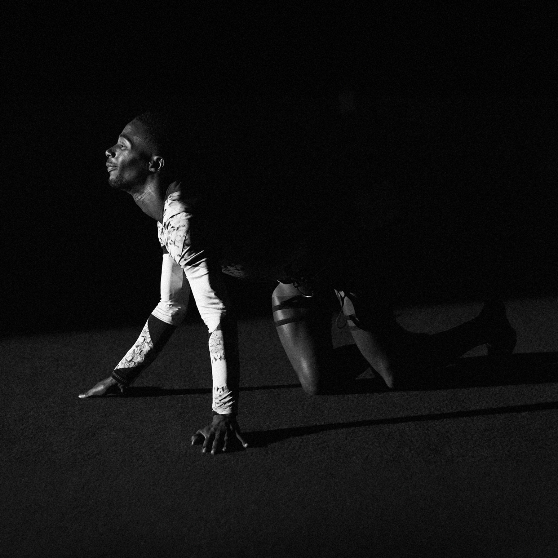 LSS de Kendall Mugler durante el comienzo del desfile “Realness”, colección primavera verano 2019 de la diseñadora de moda Ana Locking en la Mercedes Benz Fashion Week de Madrid.