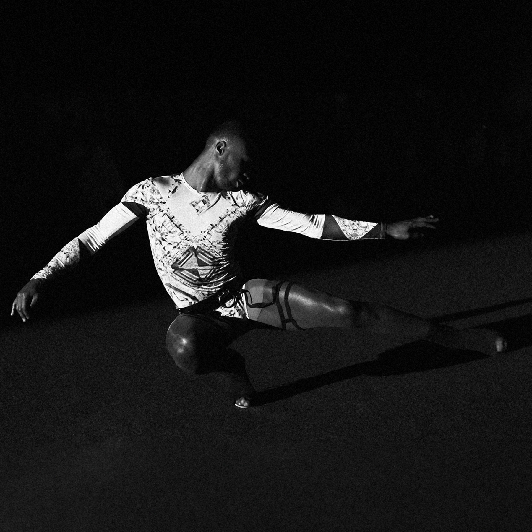 LSS de Kendall Mugler durante el comienzo del desfile “Realness”, colección primavera verano 2019 de la diseñadora de moda Ana Locking en la Mercedes Benz Fashion Week de Madrid.