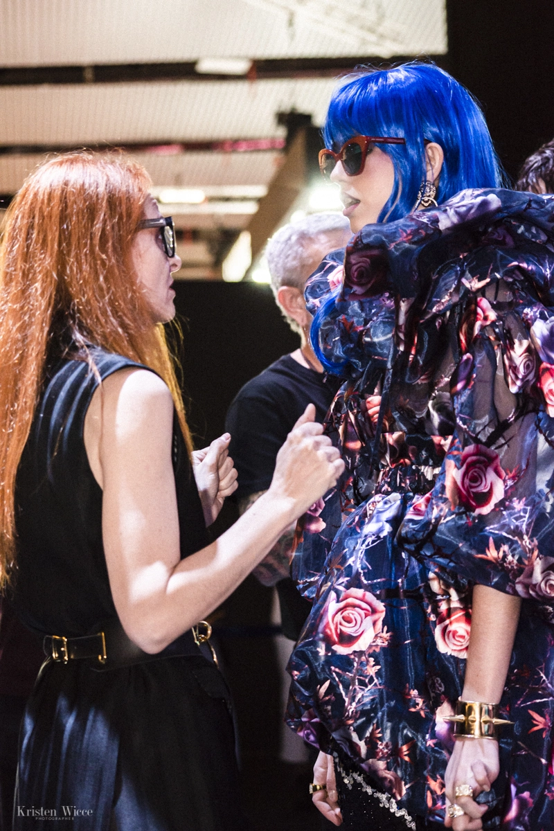 Momento en el backstage del desfile 