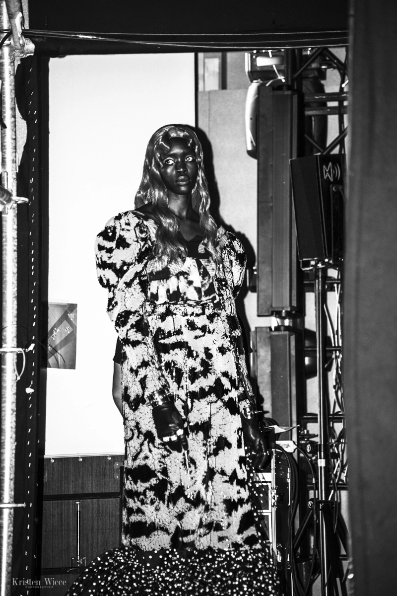 Momento en el backstage del desfile 