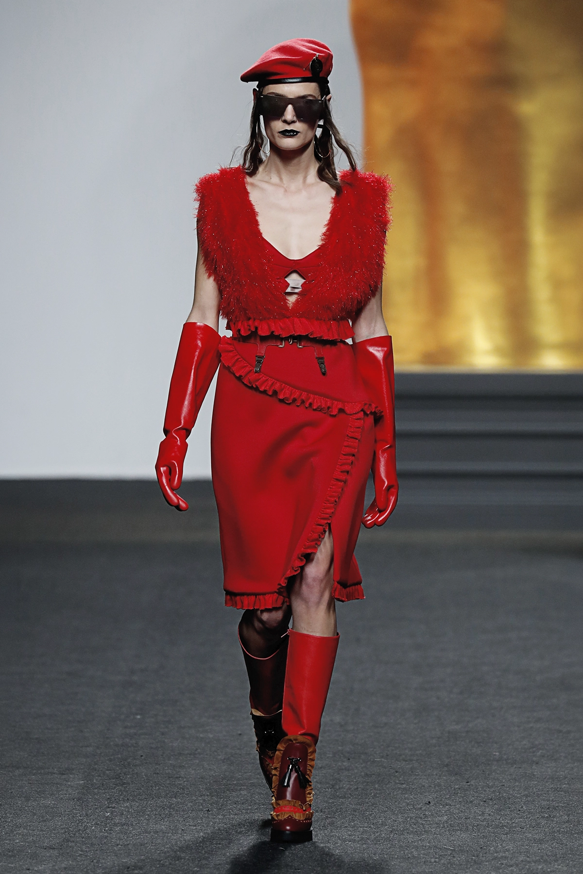 Look 14 de la colección “The Dreamer”, colección otoño invierno 2017-18 de la diseñadora de moda Ana Locking en la Mercedes Benz Fashion Week de Madrid.