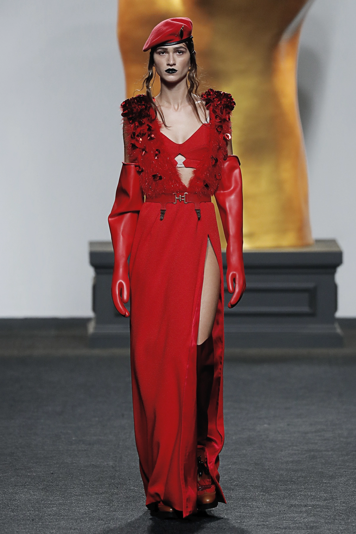 Look 19 de la colección “The Dreamer”, colección otoño invierno 2017-18 de la diseñadora de moda Ana Locking en la Mercedes Benz Fashion Week de Madrid.