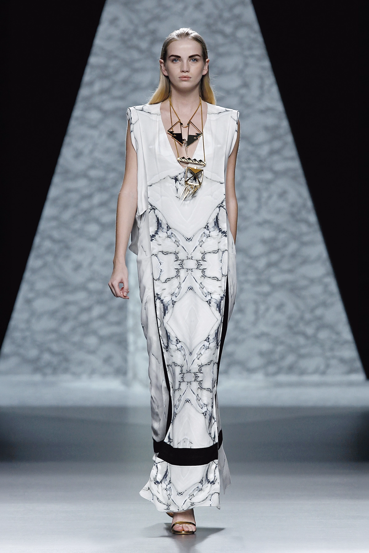 Look 04 de la colección 