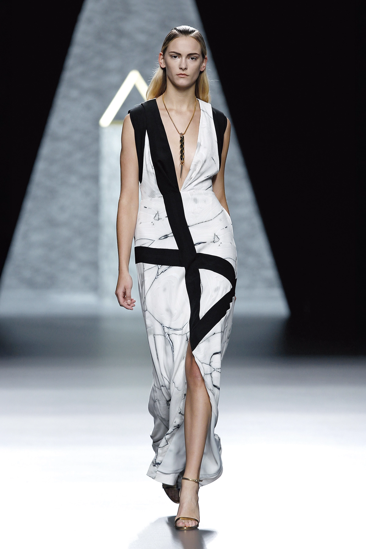 Look 10 de la colección 