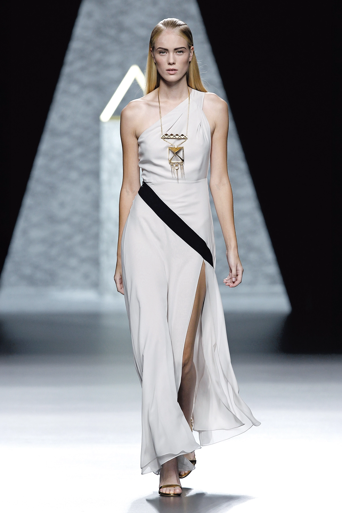 Look 12 de la colección 