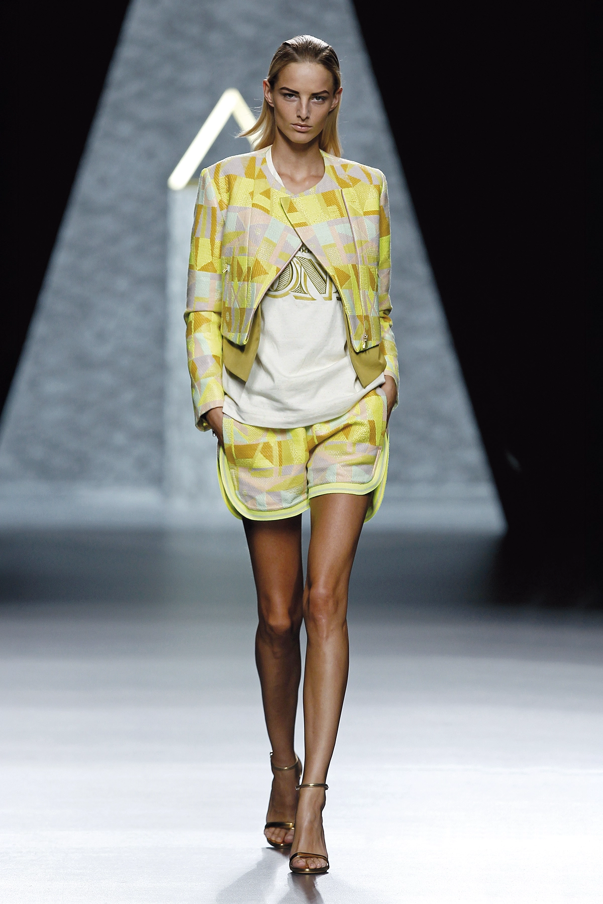 Look 28 de la colección 