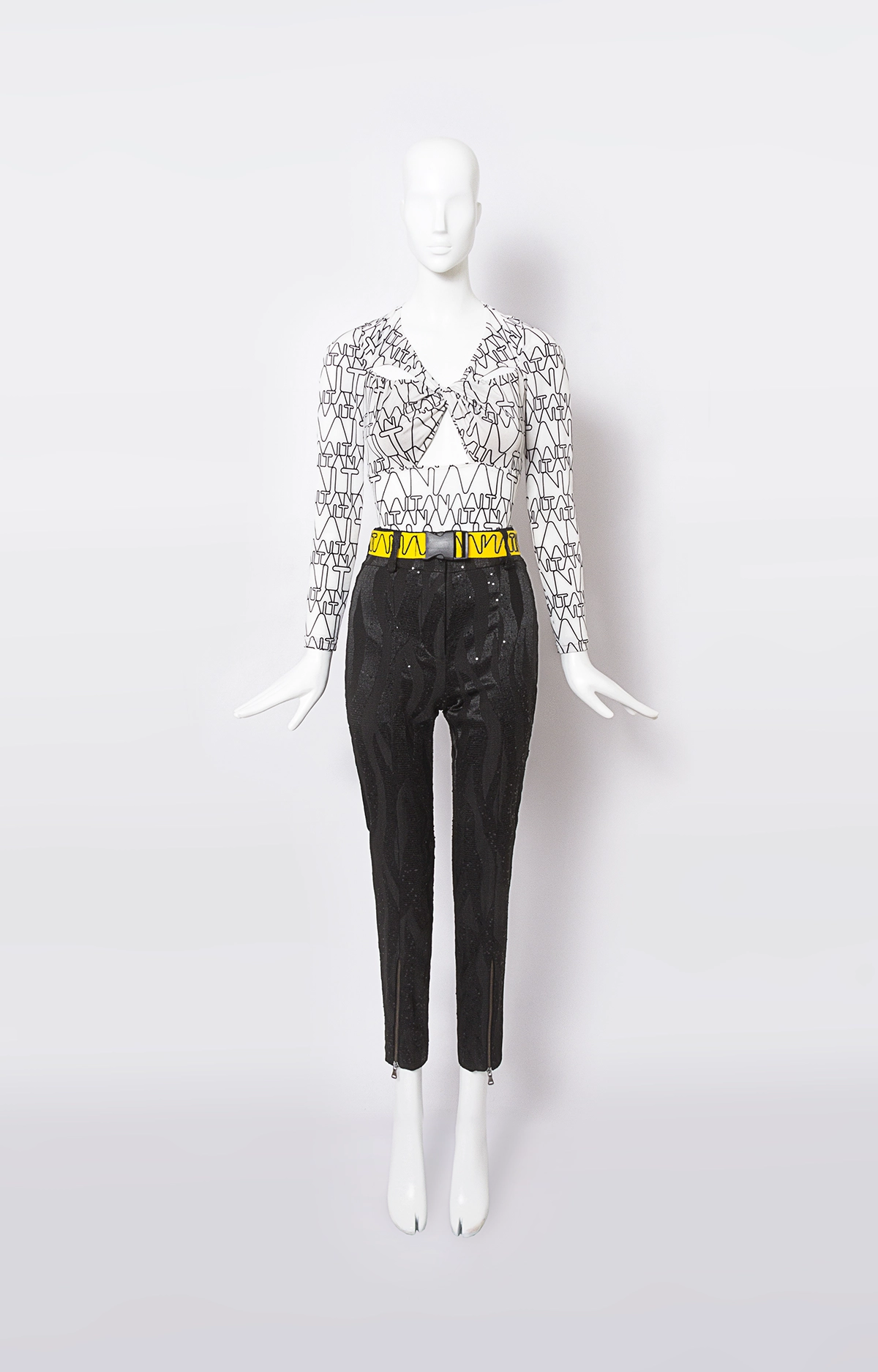 Look diseñado por Ana Locking para la gira 