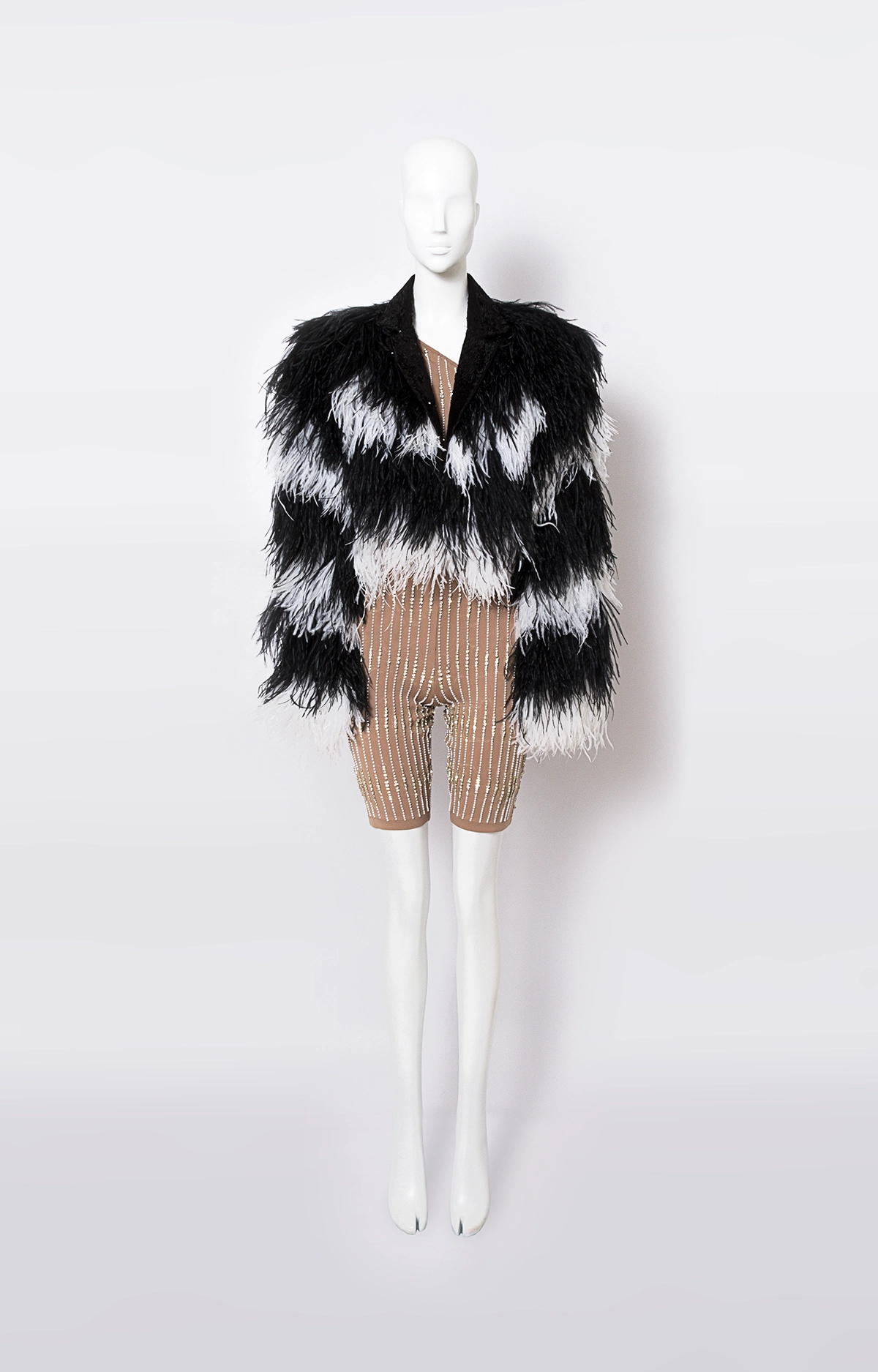 Look diseñado por Ana Locking para la gira 