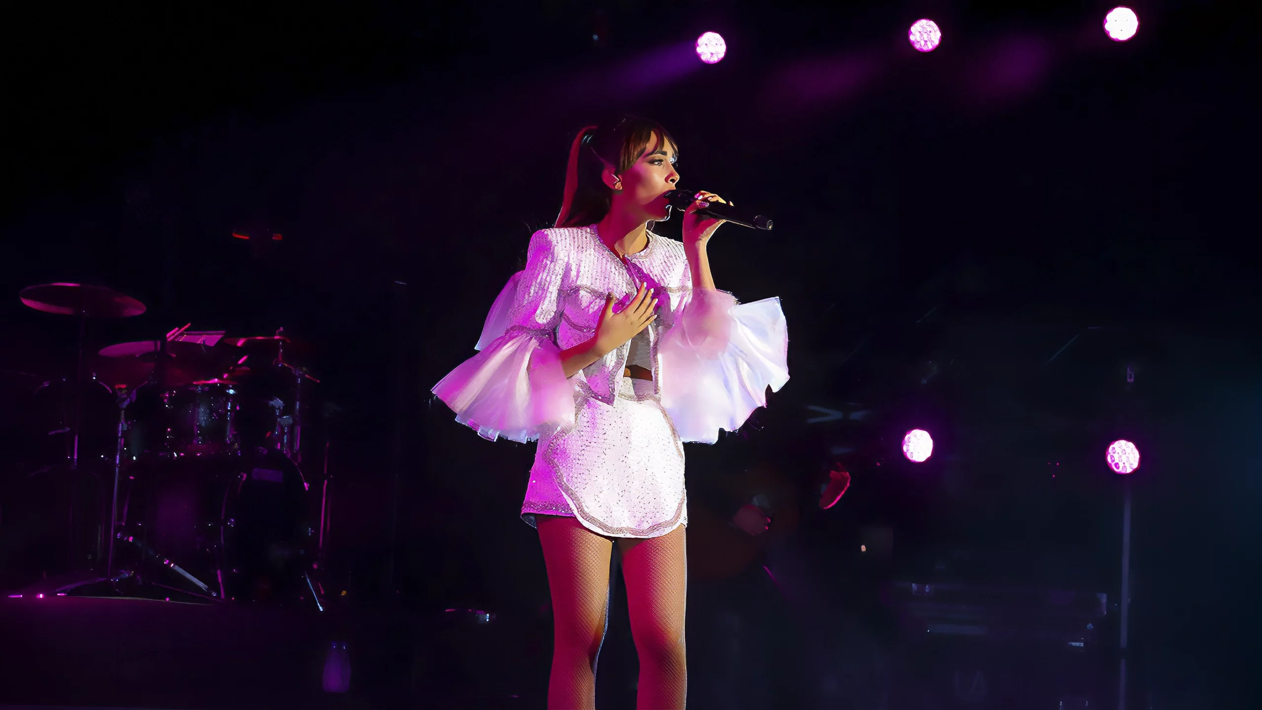 La cantante Aitana, con el vestuario de la gira 