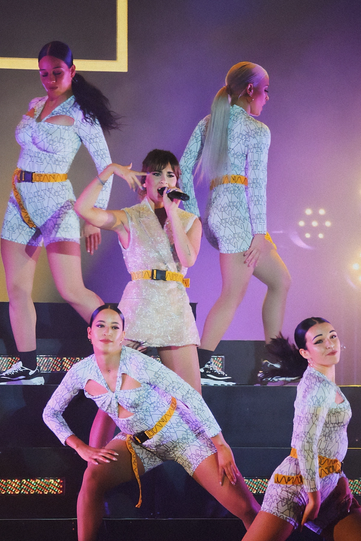 La cantante Aitana, con el vestuario de la gira 