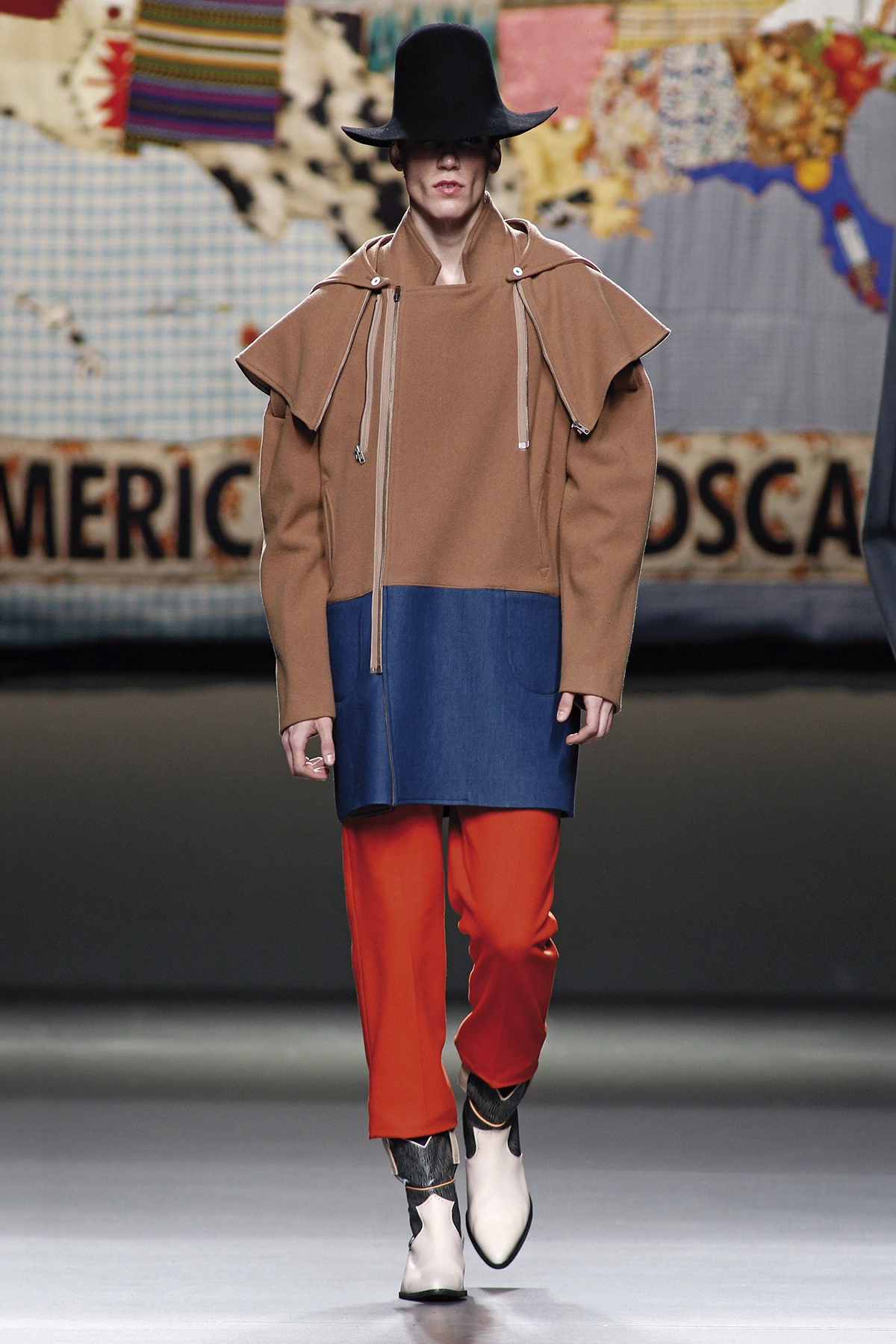 Look 21 de la colección “American Landscape”, colección otoño invierno 2014-15 de la diseñadora de moda Ana Locking en la Mercedes Benz Fashion Week de Madrid.