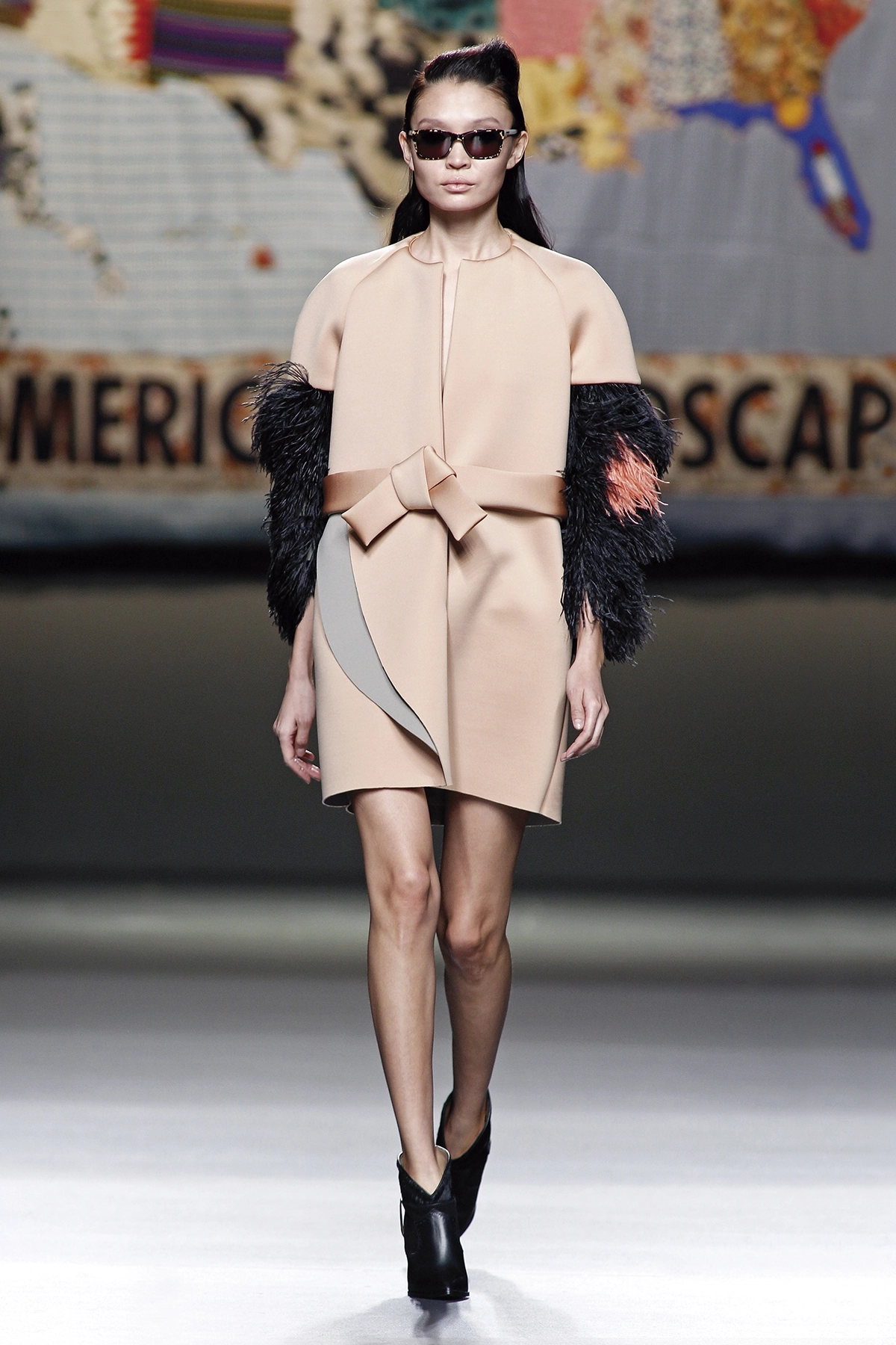 Look 30 de la colección “American Landscape”, colección otoño invierno 2014-15 de la diseñadora de moda Ana Locking en la Mercedes Benz Fashion Week de Madrid.