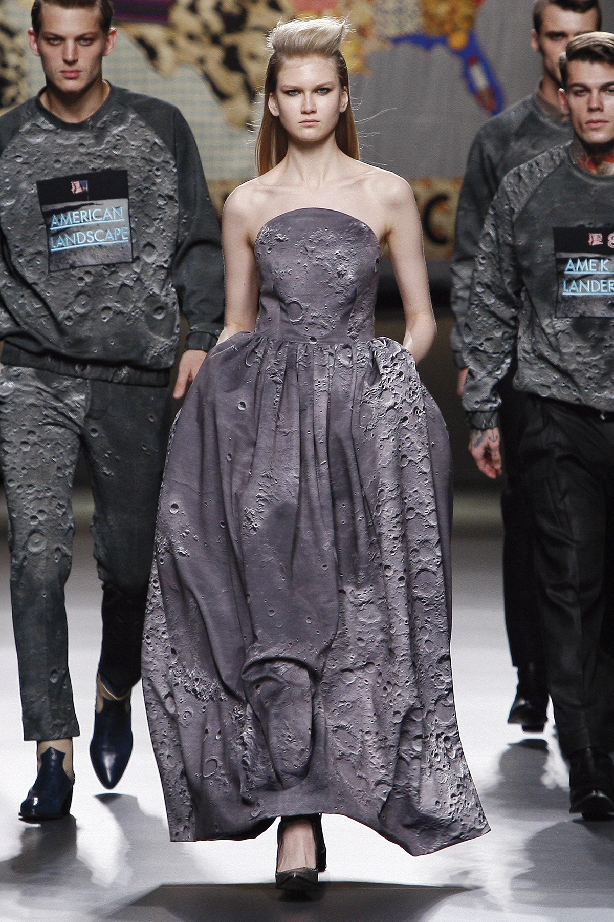 Look 38 de la colección “American Landscape”, colección otoño invierno 2014-15 de la diseñadora de moda Ana Locking en la Mercedes Benz Fashion Week de Madrid.