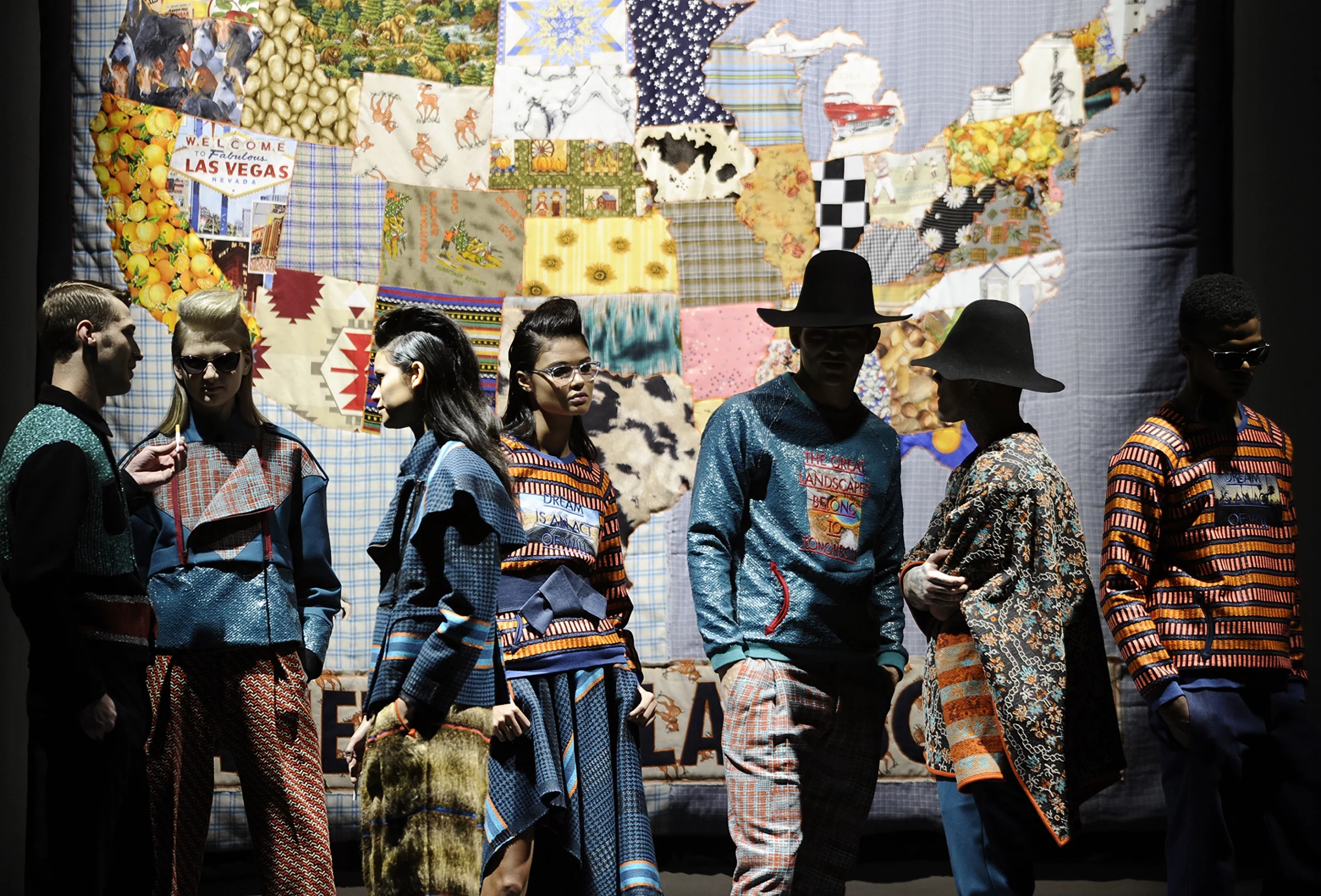 Momento del desfile “American Landscape”, colección otoño invierno 2014-15 de la diseñadora de moda Ana Locking en la Mercedes Benz Fashion Week de Madrid.