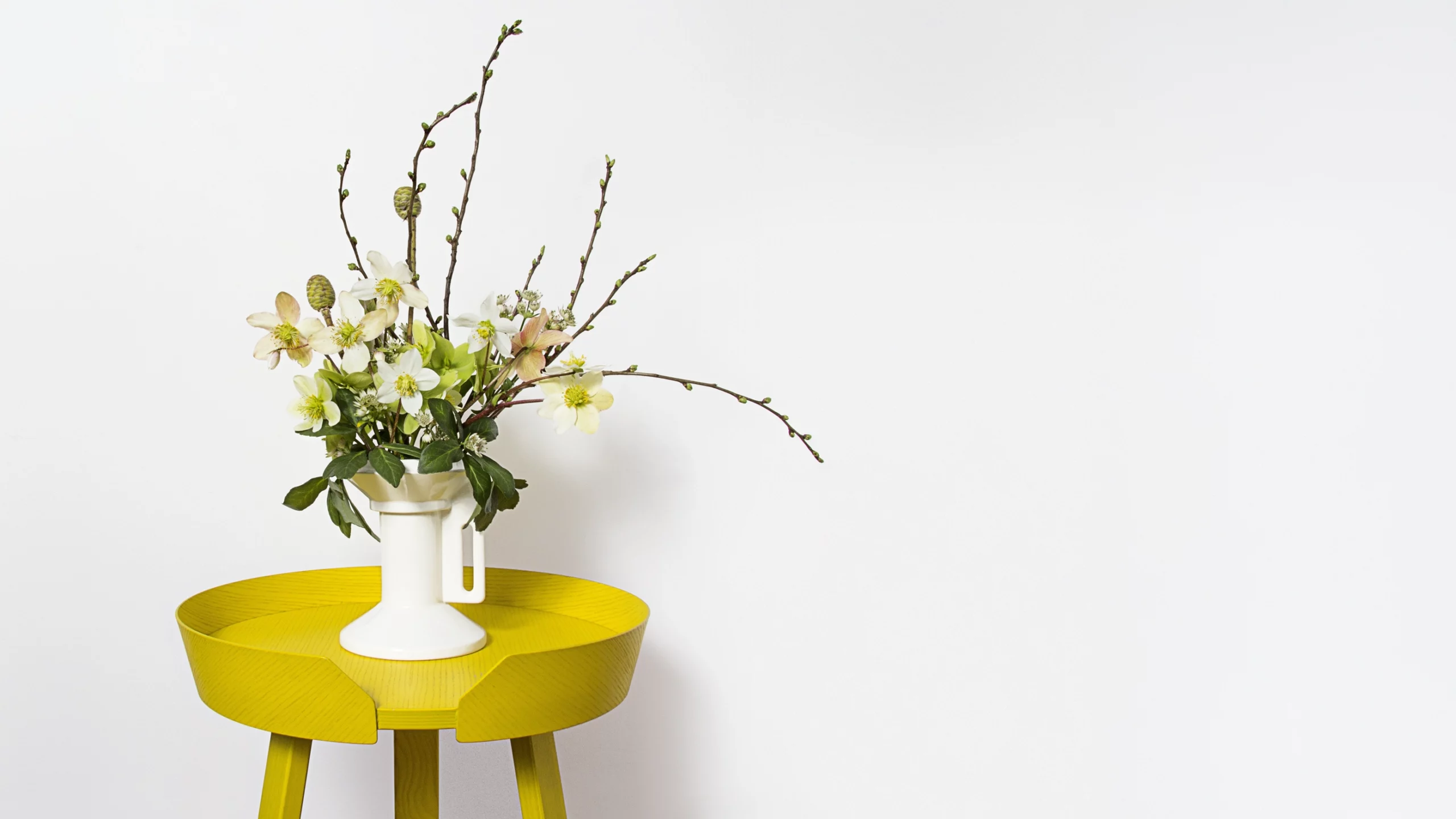 Colección artesanal de jarrones cerámicos esmaltados. Diseño Amphora B03