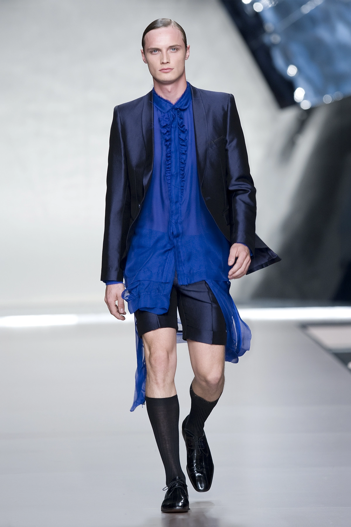 Look 17 de la colección “Arc d´hysterie”, colección primavera verano 2009 de la diseñadora de moda Ana Locking en la Mercedes Benz Fashion Week de Madrid.