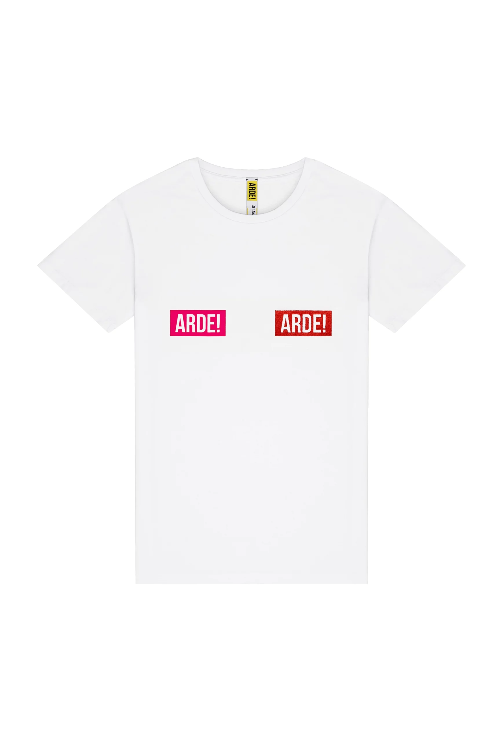 Camiseta perteneciente a la colección cápsula en edición limitada creada por Ana Locking junto a sus creadores Paco León y Anna R. Costa para la serie ARDE MADRID de MOVISTAR+