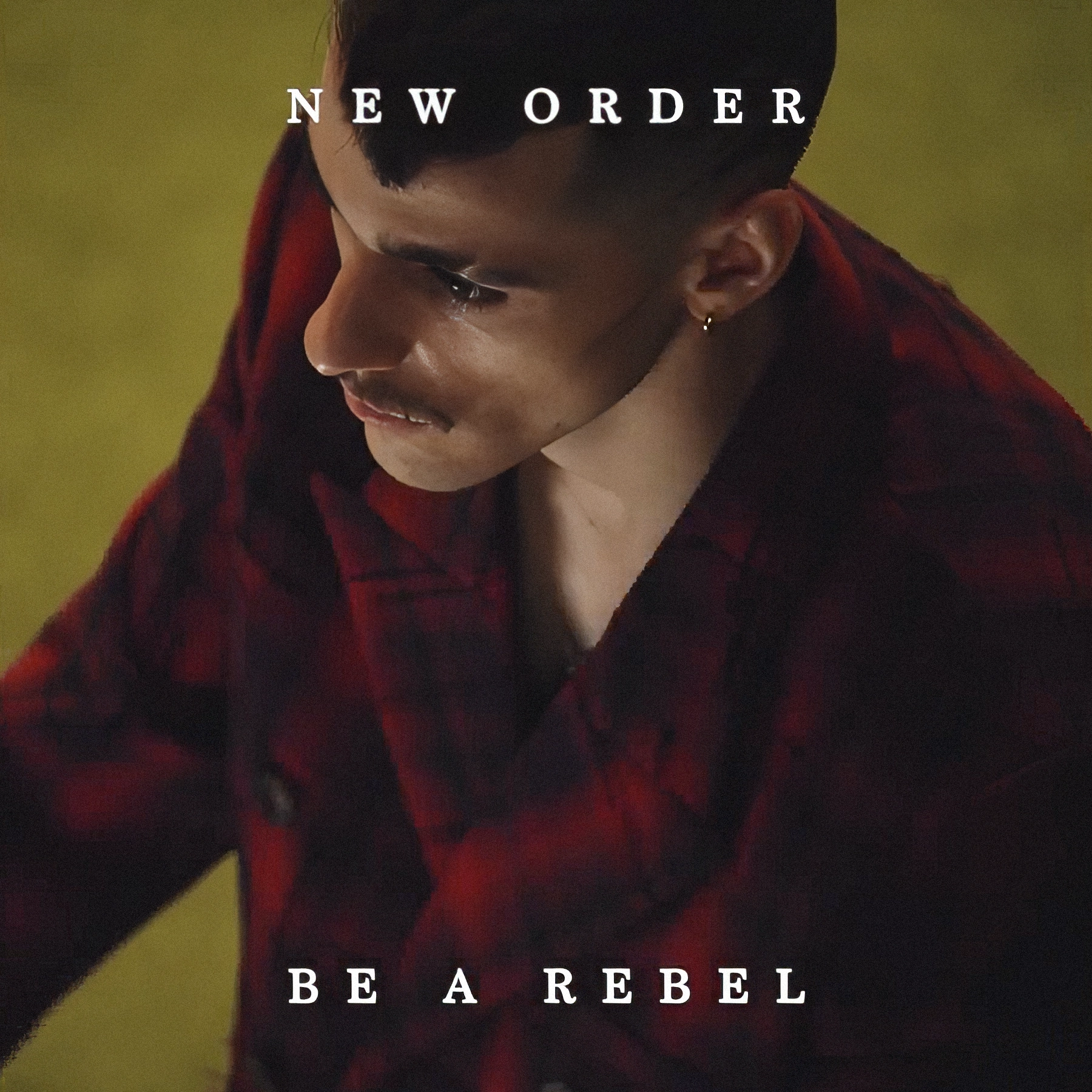 Frame del videoclip “Be a rebel” de New Order. Looks de las colecciones 