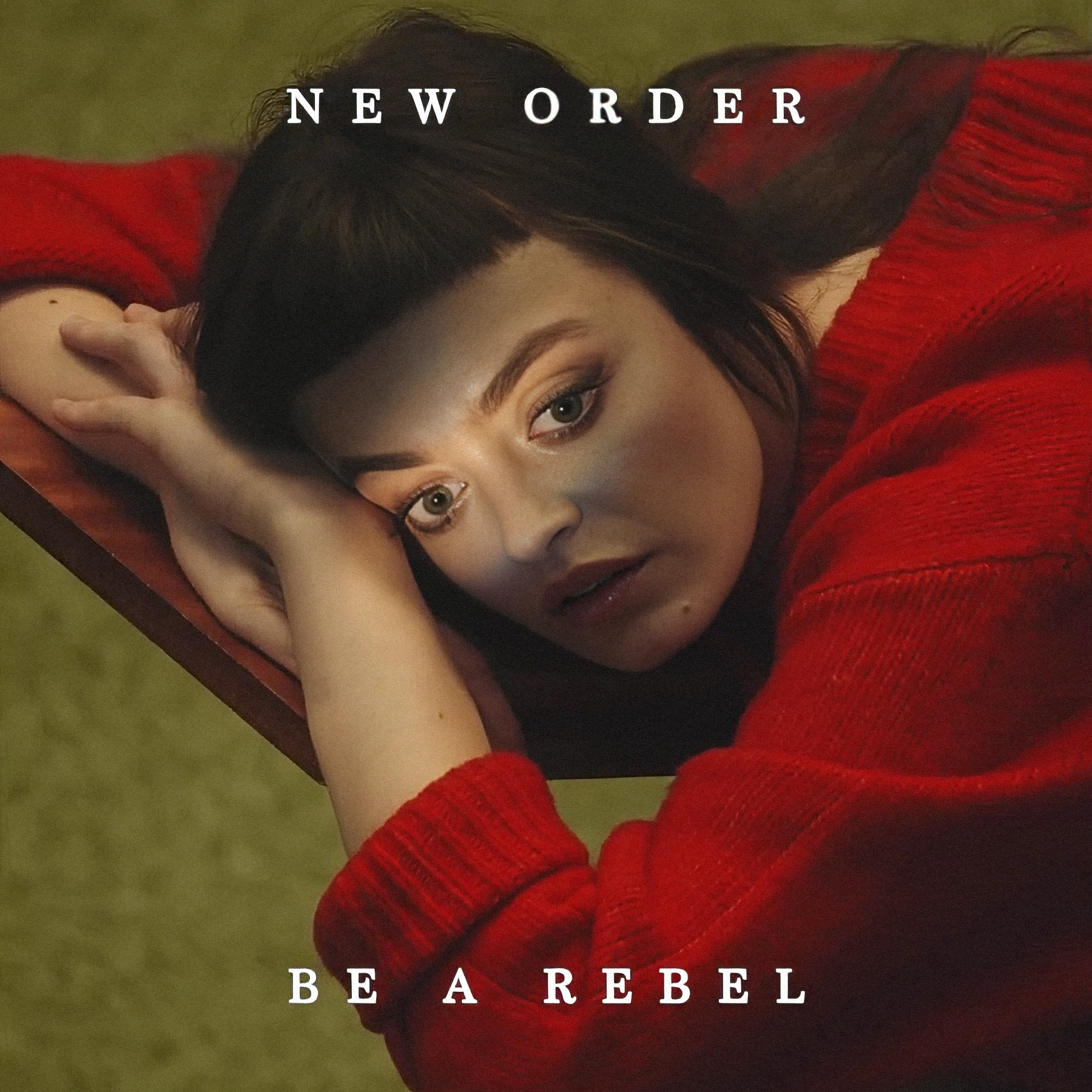 Frame del videoclip “Be a rebel” de New Order. Looks de las colecciones 