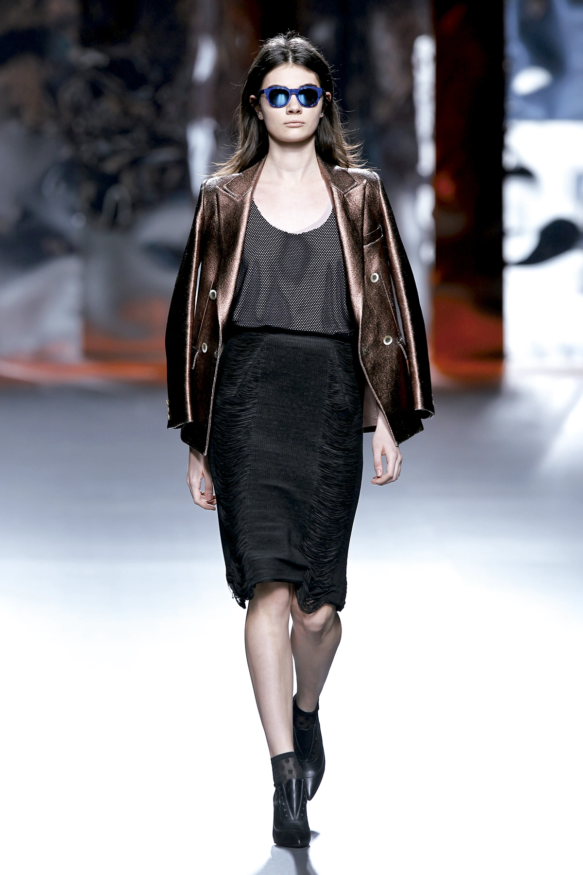 Look 28 de la colección “Doppelgänger”, colección otoño invierno 2015-16 de la diseñadora de moda Ana Locking en la Mercedes Benz Fashion Week de Madrid..