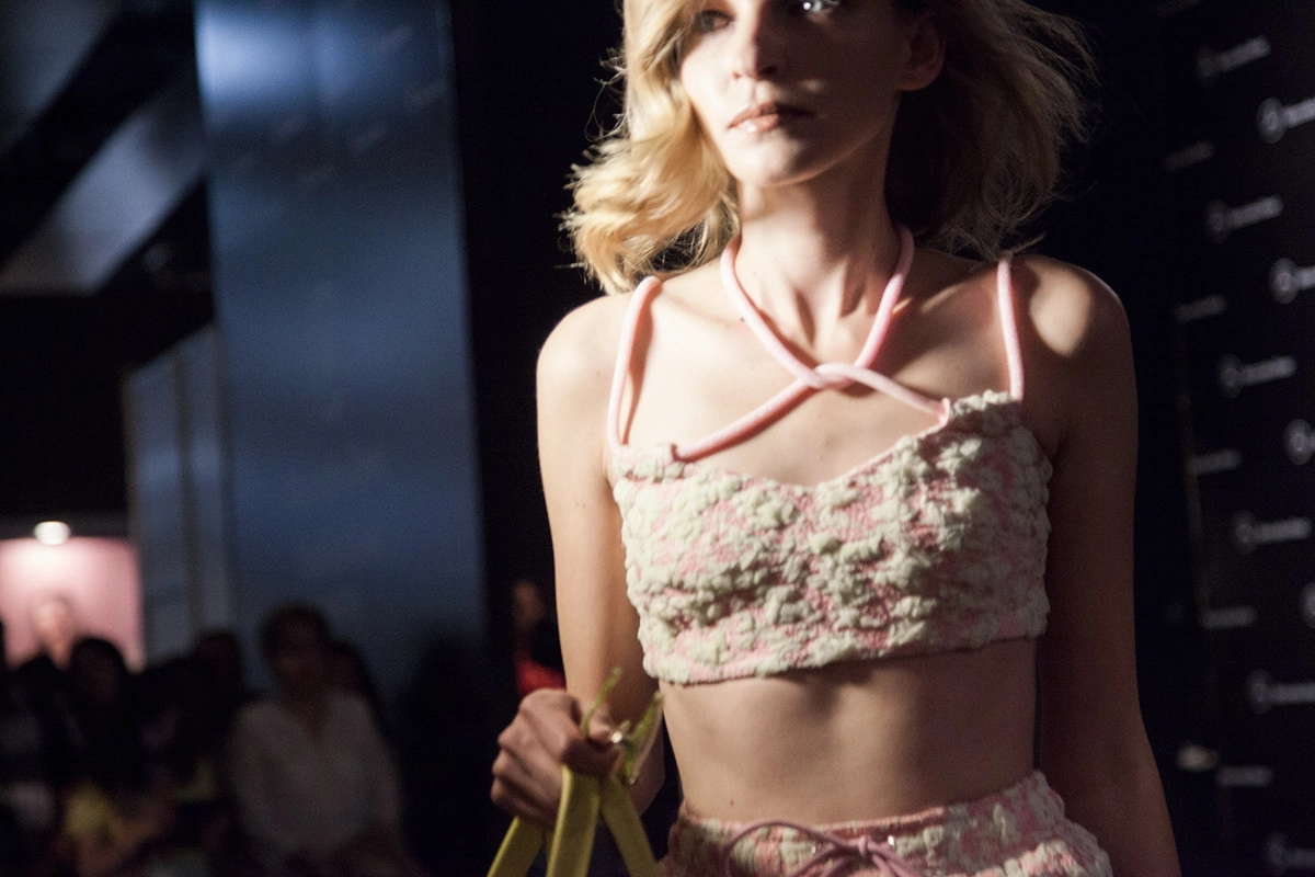 Momentos previos en el backstage del desfile 