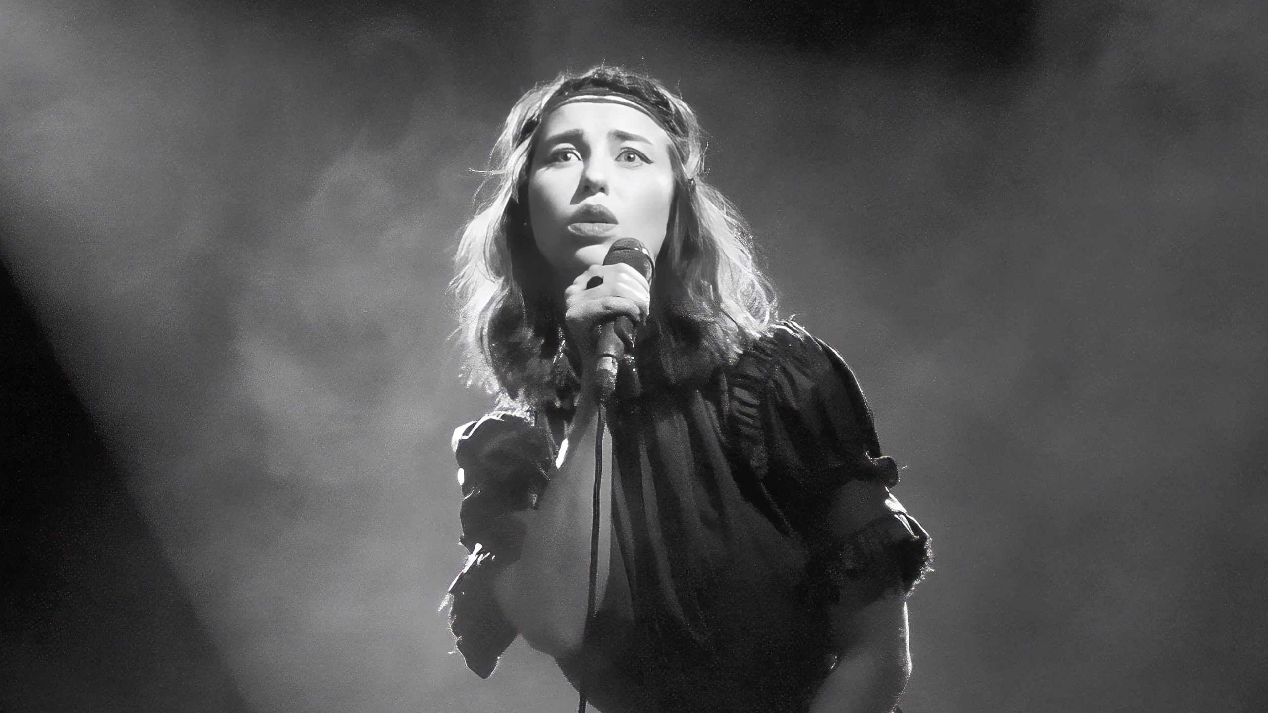 Kimbra viste de Ana Locking en su gira Europea 