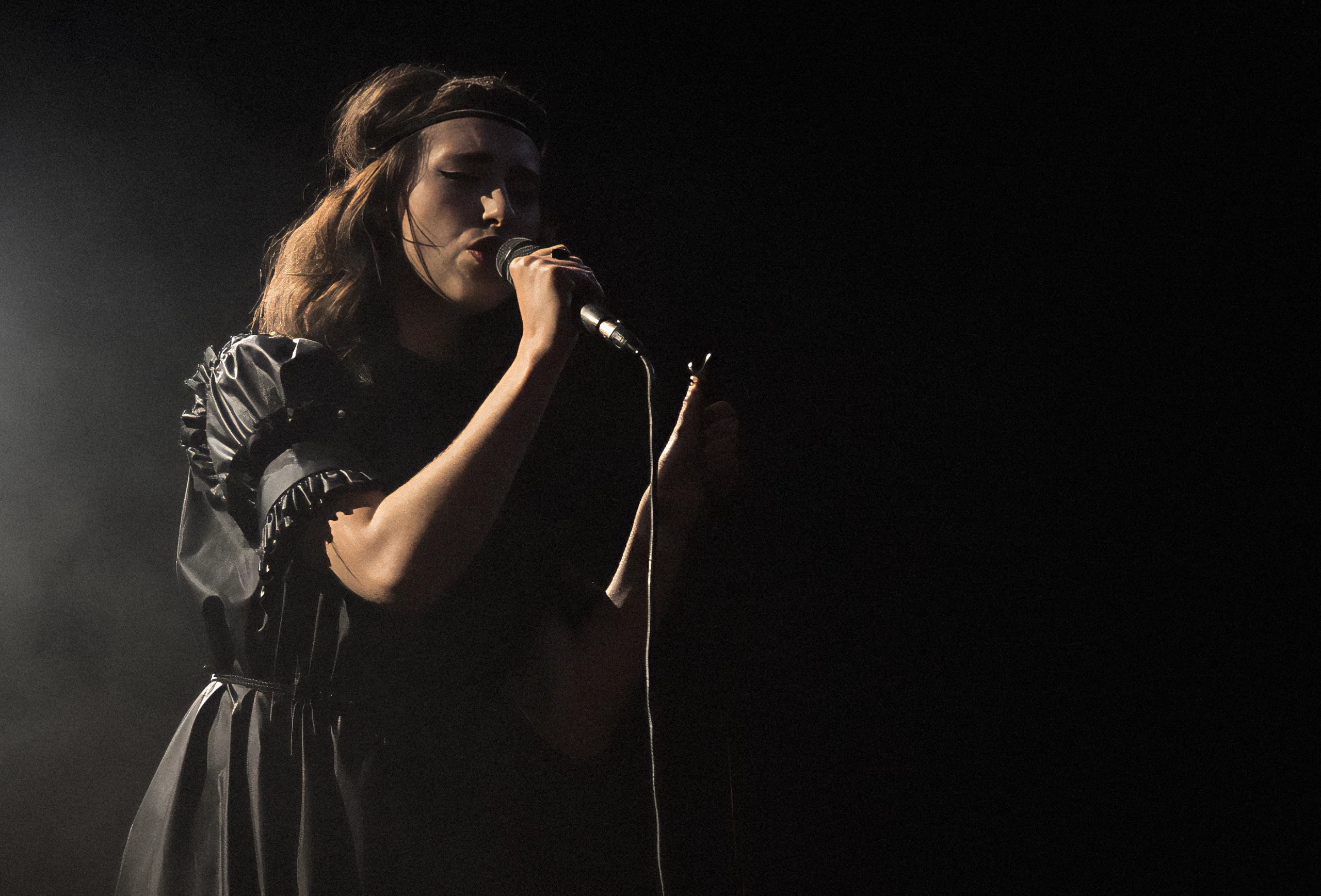 Kimbra viste de Ana Locking en su gira Europea 