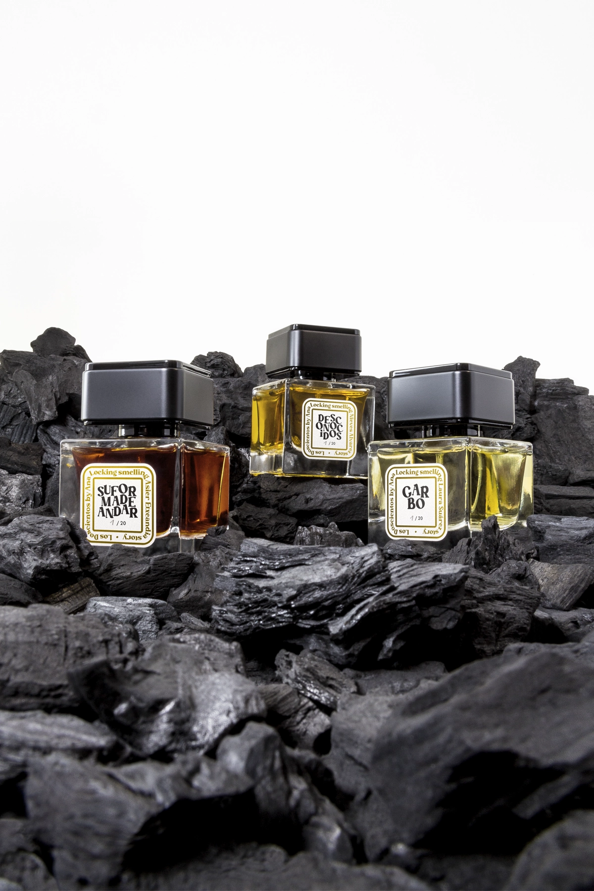 Bodegón de perfumes creados por Ana Locking para el proyecto artístico del club de coleccionistas de arte contemporáneo 