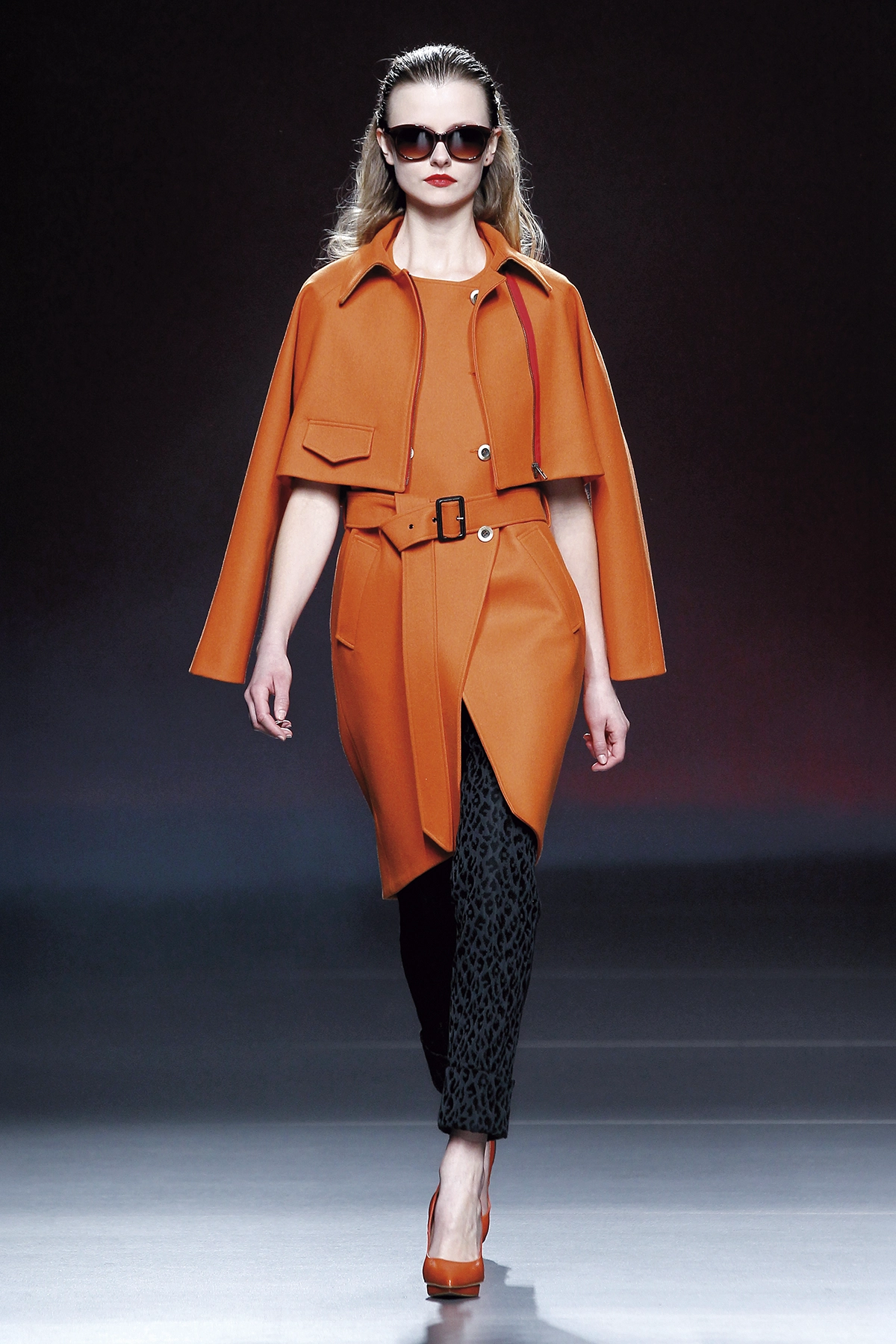 Look 09 de la colección “McGuffin”, colección otoño invierno 2013-14 de la diseñadora de moda Ana Locking en la Mercedes Benz Fashion Week de Madrid.